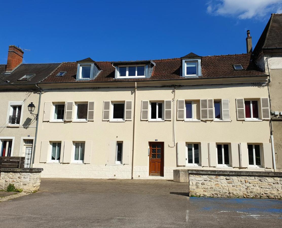 Appartement Avec Terrasse Gaillon Exterior photo